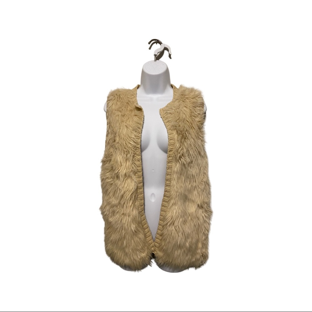 Women’s Xhilaration Cream Faux Fur Vest